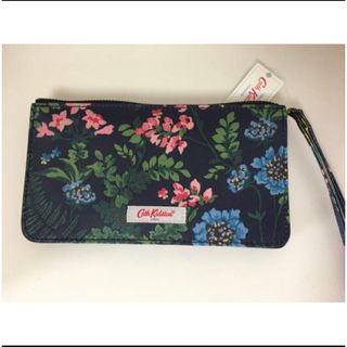 キャスキッドソン(Cath Kidston)のキャスキッドソン  マルチポーチ　ポーチ　ネイビー　長財布　花柄(財布)