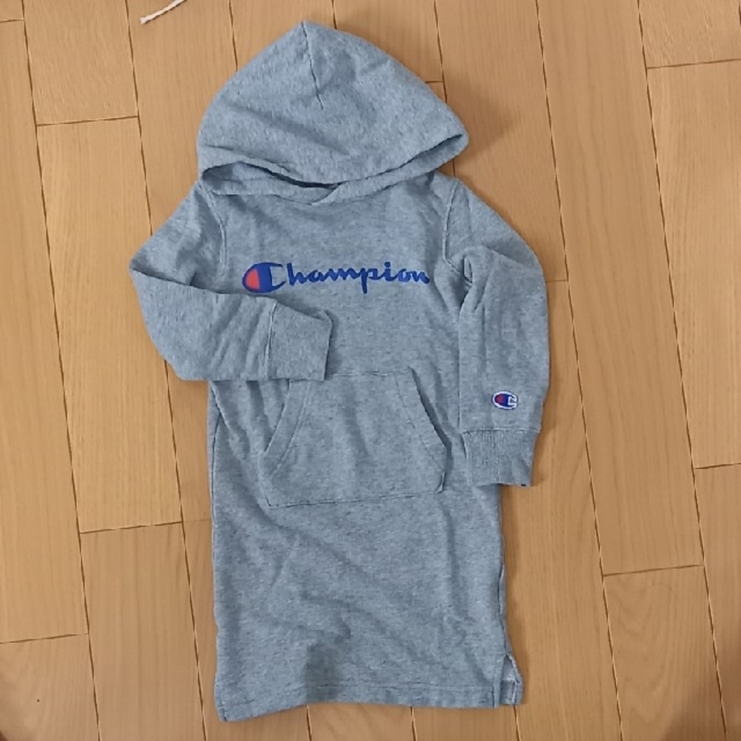 Champion(チャンピオン)のChampion　ワンピース　スウェット　100cm キッズ/ベビー/マタニティのキッズ服女の子用(90cm~)(ワンピース)の商品写真