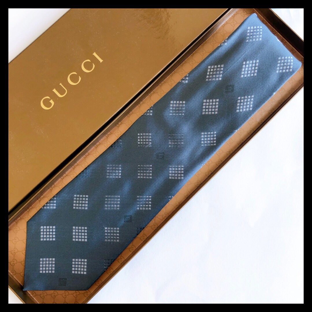 Gucci(グッチ)のグッチ ネクタイ 総柄 グレー系 メンズのファッション小物(ネクタイ)の商品写真