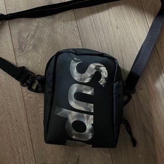 シュプリーム(Supreme)の正規品　supreme ショルダーバッグ 21ss Neck Pouch 中古品(ショルダーバッグ)