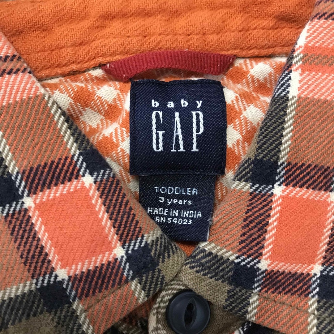 babyGAP(ベビーギャップ)のbabyGAP   長袖チェックシャツ  トップス キッズ/ベビー/マタニティのキッズ服男の子用(90cm~)(Tシャツ/カットソー)の商品写真