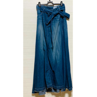 ロペマドモアゼル(ROPE mademoiselle)のwoad blue ×ロペマドモアゼル　ベルト付マキシ　デニムスカート (ロングスカート)