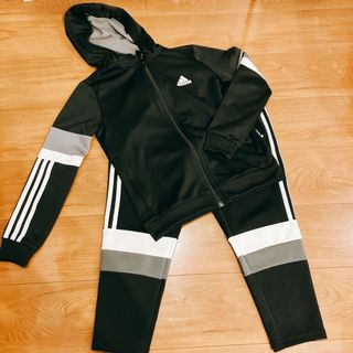 アディダス(adidas)のPRADA *LOVE様 専用adidas 140cm 美品❗️送料無料❗️(その他)