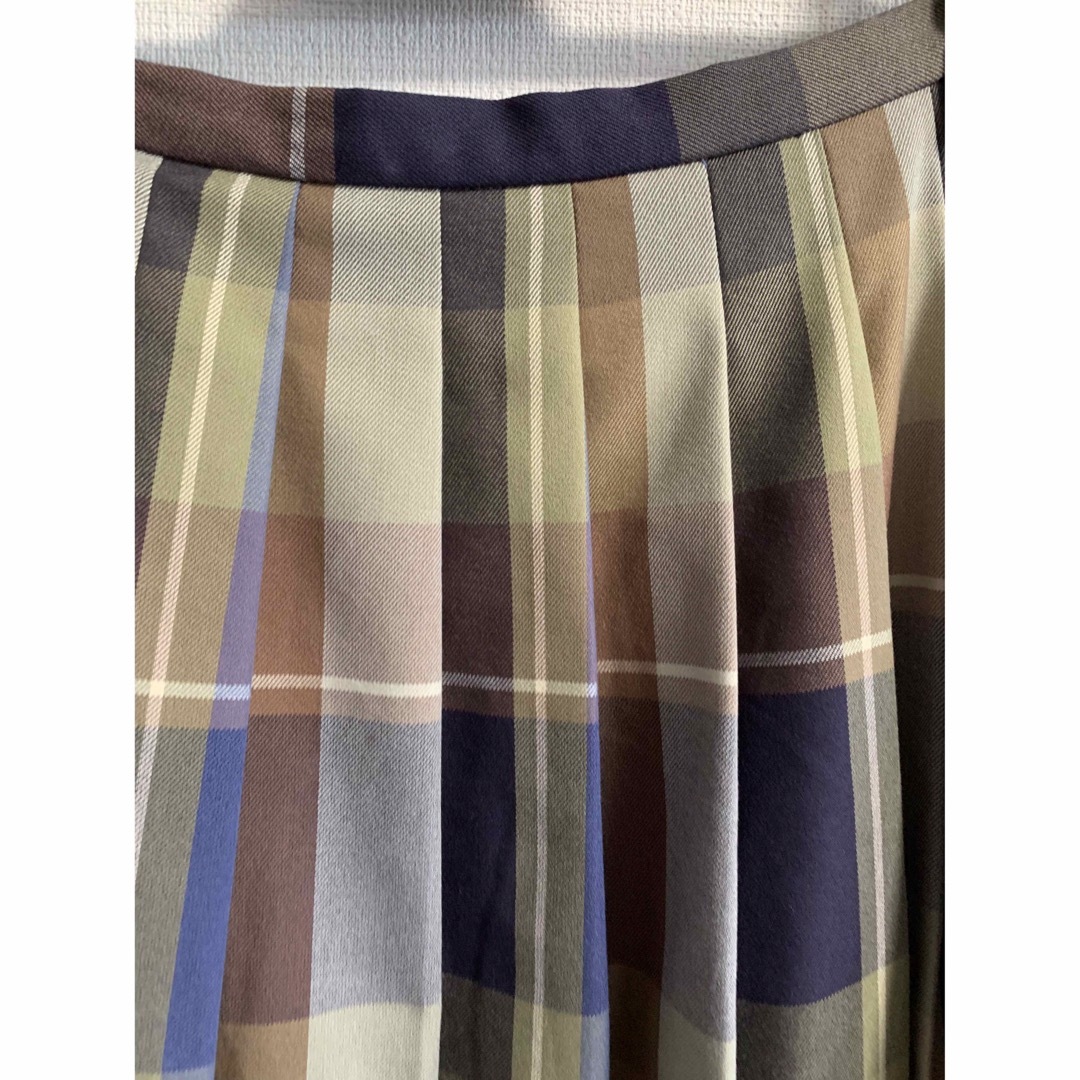 URBAN RESEARCH DOORS(アーバンリサーチドアーズ)のアーバンリサーチドアーズ◎カラーチェックプリーツスカート//YELKHAKI レディースのスカート(ロングスカート)の商品写真