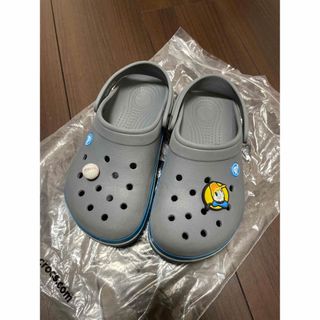 クロックス(crocs)のクロックス☆美品☆ジビッツ付き(サンダル)