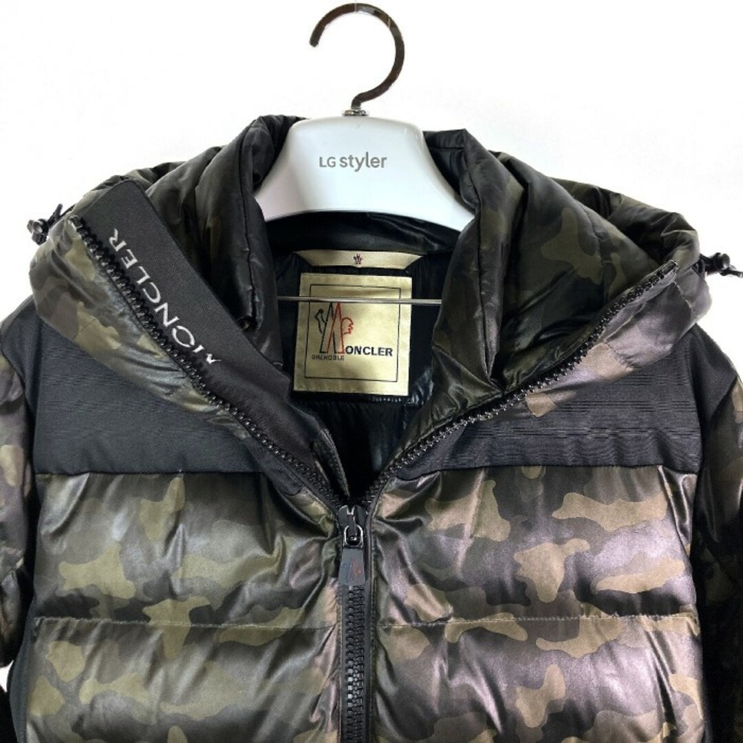 MONCLER(モンクレール)の★MONCLER モンクレール GRENOBLE KANDER グルノーブル カンダー ダウン ジャケット A2-097-41853-85-57623 カモフラ カーキ size0 メンズのジャケット/アウター(フライトジャケット)の商品写真