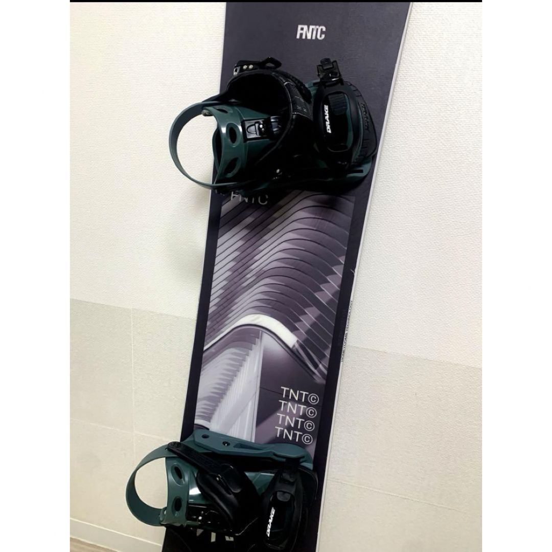 FNTC - 【スノボー先生オススメ‼️】FNTC TNTC 21-22 153cmの通販 by
