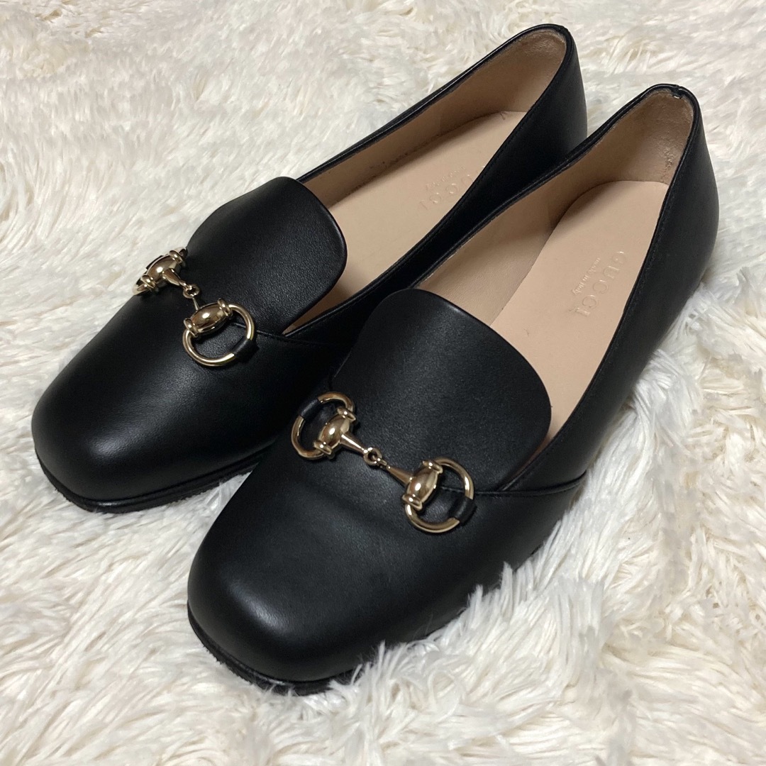 Gucci(グッチ)の★極美品★グッチ★ローファー★スリッポン★ホースビット★黒★レザー★466702 レディースの靴/シューズ(ローファー/革靴)の商品写真