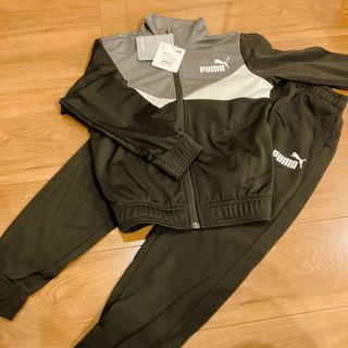 プーマ(PUMA)のPUMAプーマジャージ上下セット140㎝❗️新品　未使用‼️送料無料‼️(ジャケット/上着)