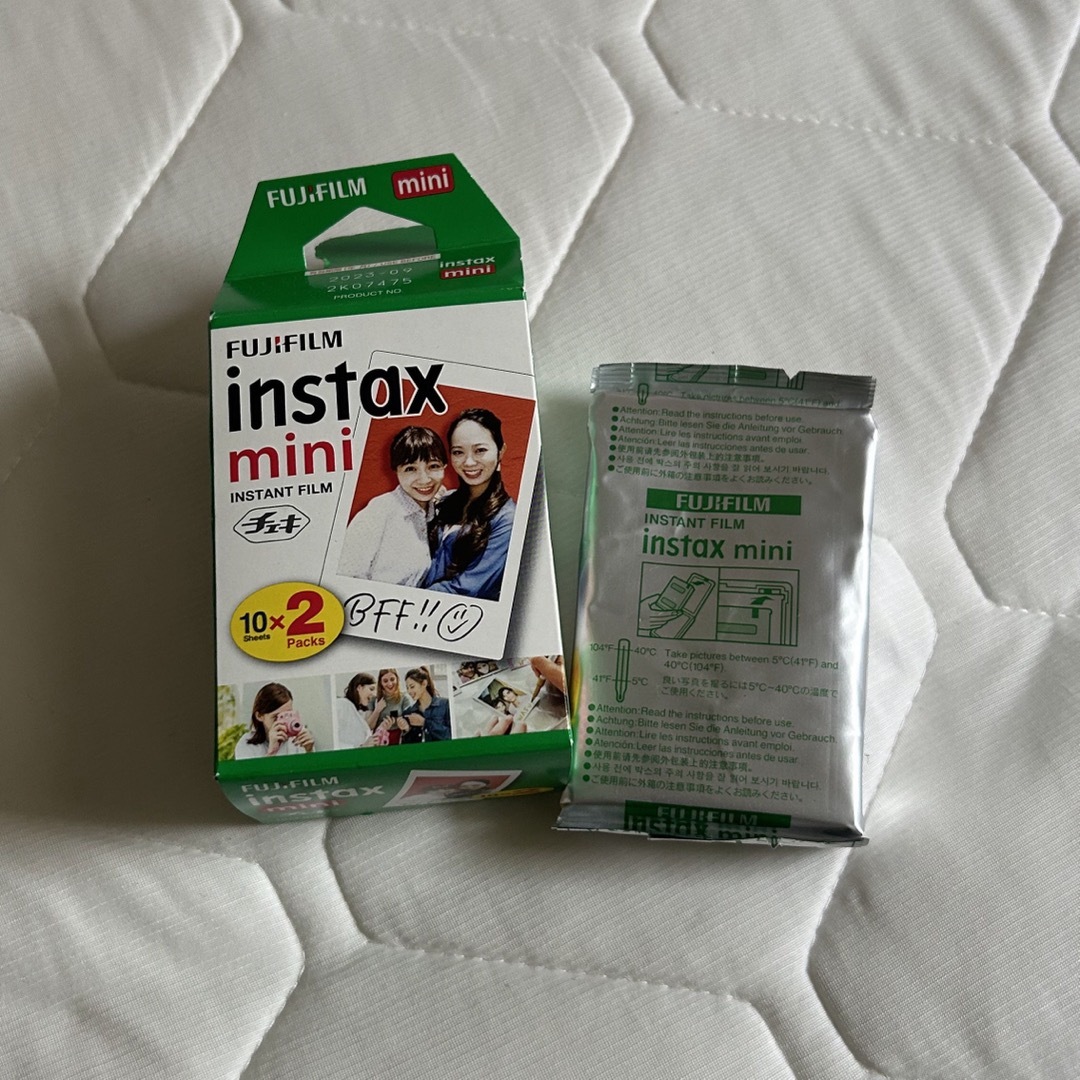 富士フイルム(フジフイルム)のチェキ instax mini Evo フィルム付き スマホ/家電/カメラのカメラ(フィルムカメラ)の商品写真