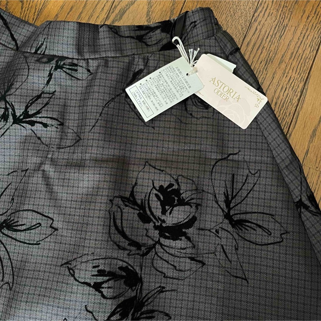 ASTORIA ODIER(アストリアオディール)の【アストリアオディール】フレアスカート　花柄　SS  ウエストゴム レディースのスカート(ロングスカート)の商品写真