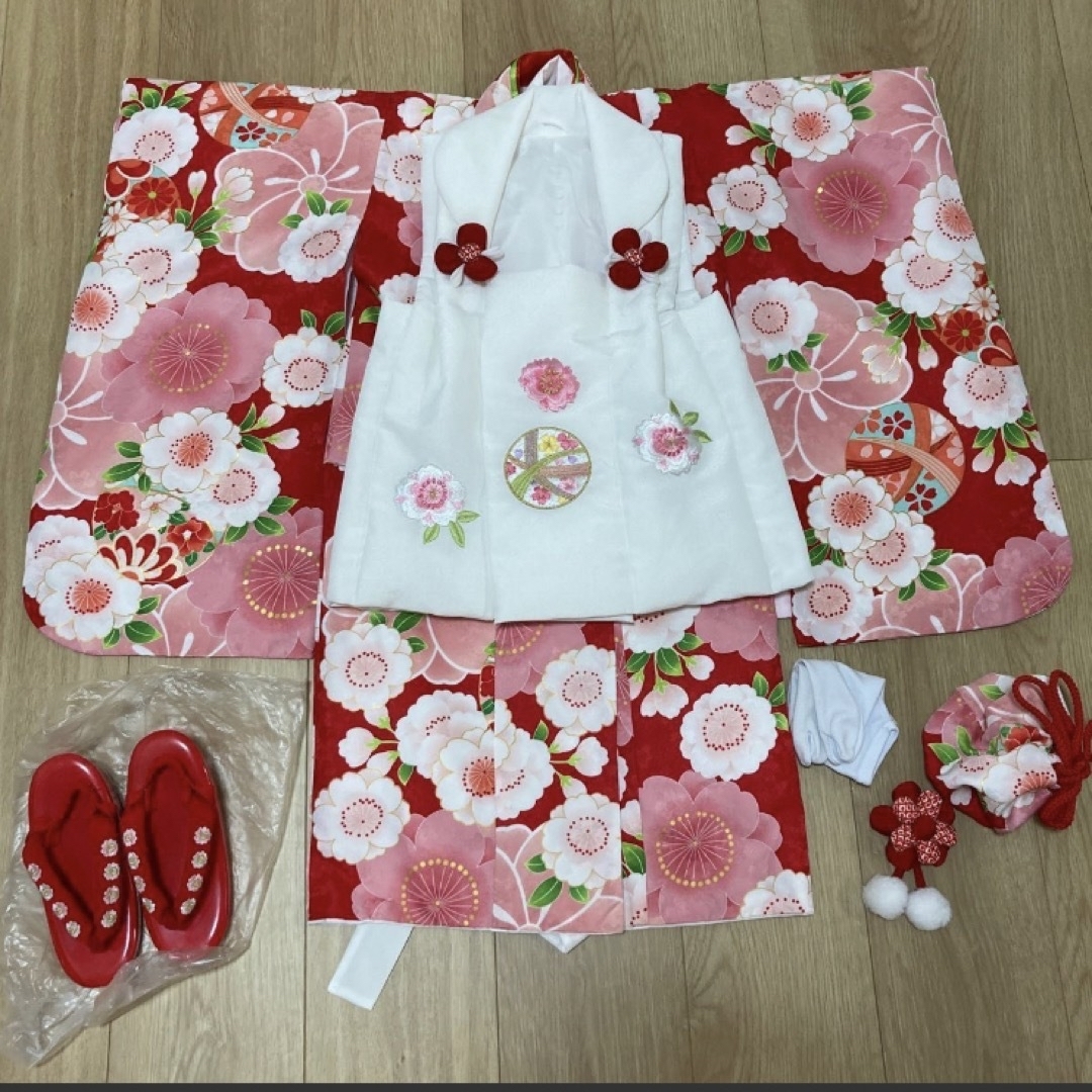 3歳 七五三】 3歳着物 女の子 赤 被布 花柄 花ひめ 着物 3歳 七五三】 3歳着物 女の子 赤 被布 花柄 花ひめ 着物
