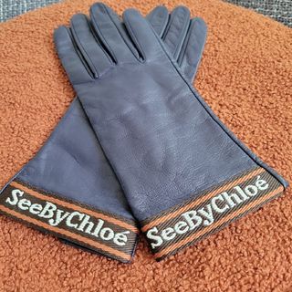 シーバイクロエ(SEE BY CHLOE)の『美品』【SEE BY CHLOE】完売前に！早い者勝ちロゴ入り本革手袋『紺』(手袋)