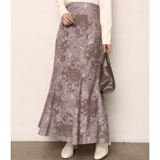 WEB限定/スッキリ見える美シルエット。 花柄ロングスカート