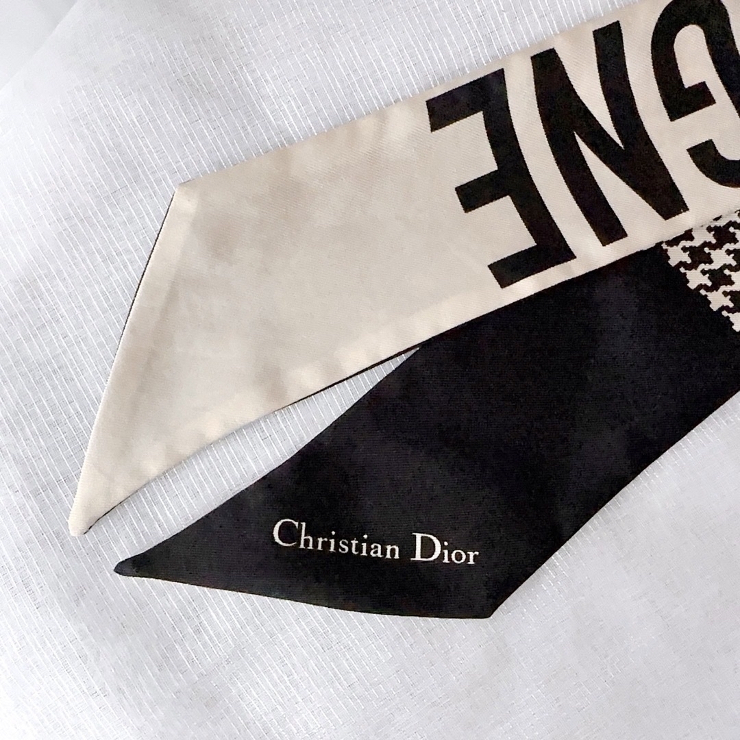 Christian Dior(クリスチャンディオール)のDIOR ディオール　チェック　ロゴ入り　ミッツァ　スカーフ　バンドー　美品 レディースのファッション小物(バンダナ/スカーフ)の商品写真