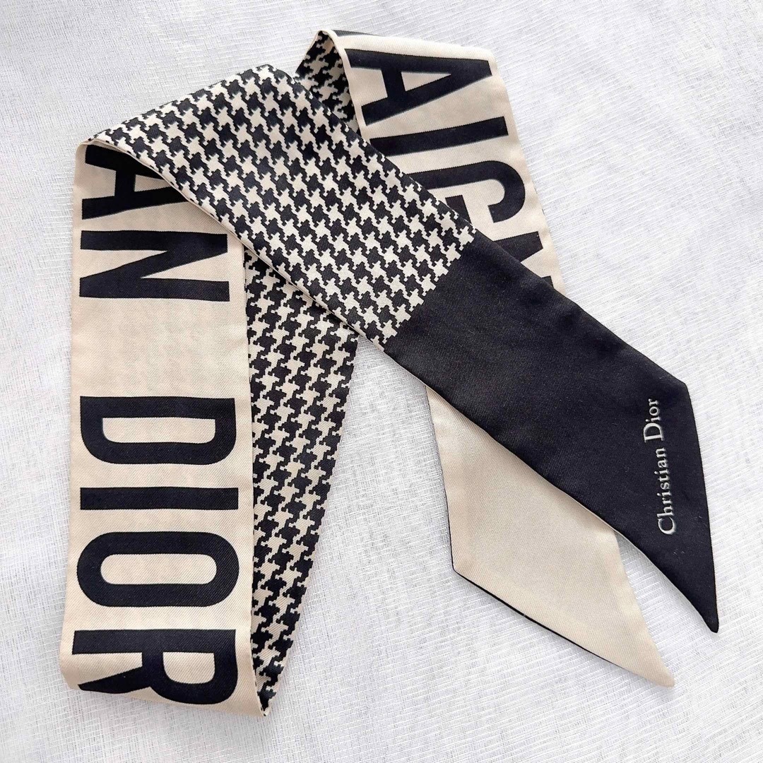 Christian Dior(クリスチャンディオール)のDIOR ディオール　チェック　ロゴ入り　ミッツァ　スカーフ　バンドー　美品 レディースのファッション小物(バンダナ/スカーフ)の商品写真