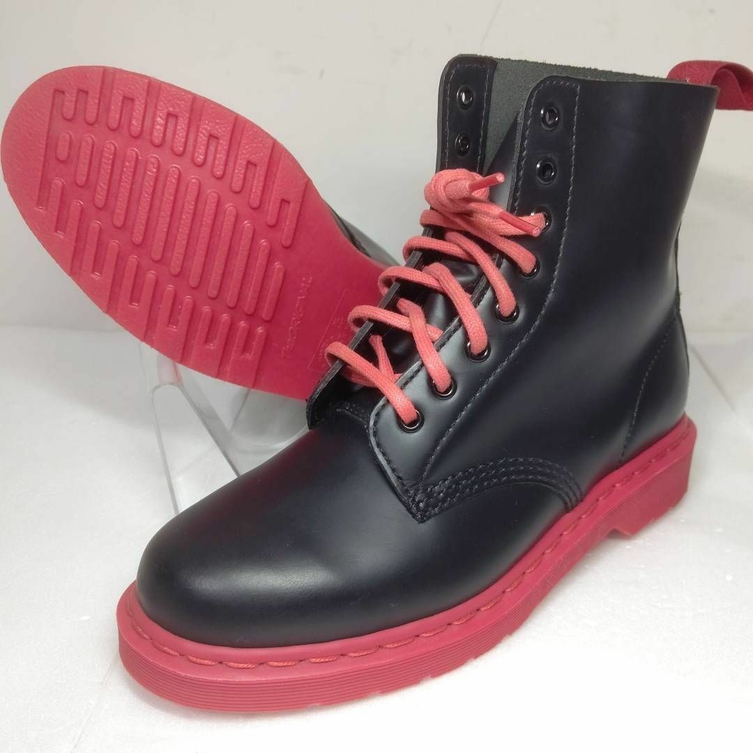 【美品】Dr.Martens 8ホール ブーツ ブラック カラーソール 人気商品靴/シューズ