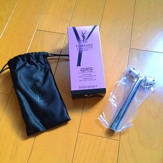 イヴサンローランボーテ(Yves Saint Laurent Beaute)の新品 YSL ポーチ付き Yゲルママッサージツール(フェイスケア/美顔器)