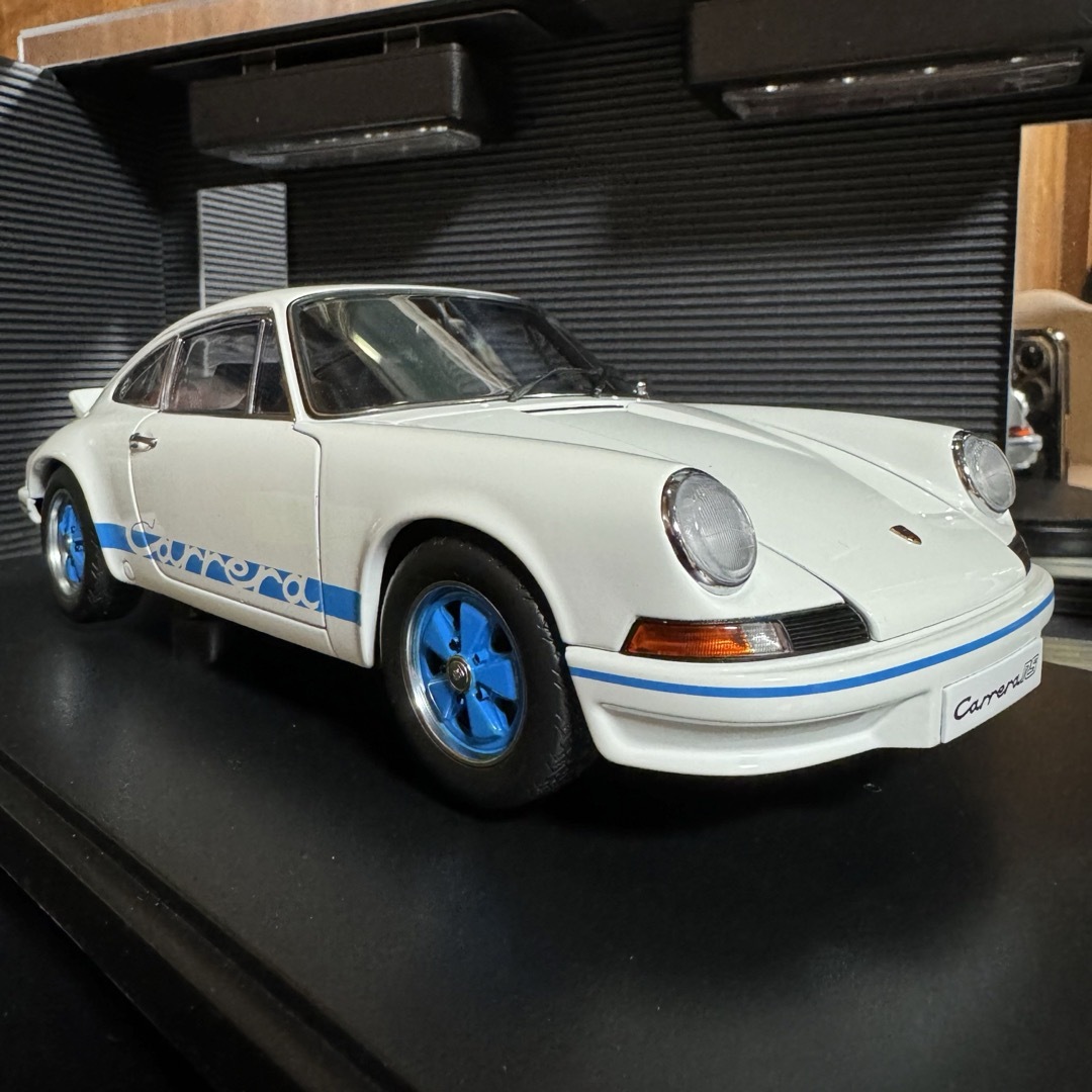 エンタメ/ホビー絶版未展示品オートアート1/18ポルシェ911 カレラ RS 2.7 1973