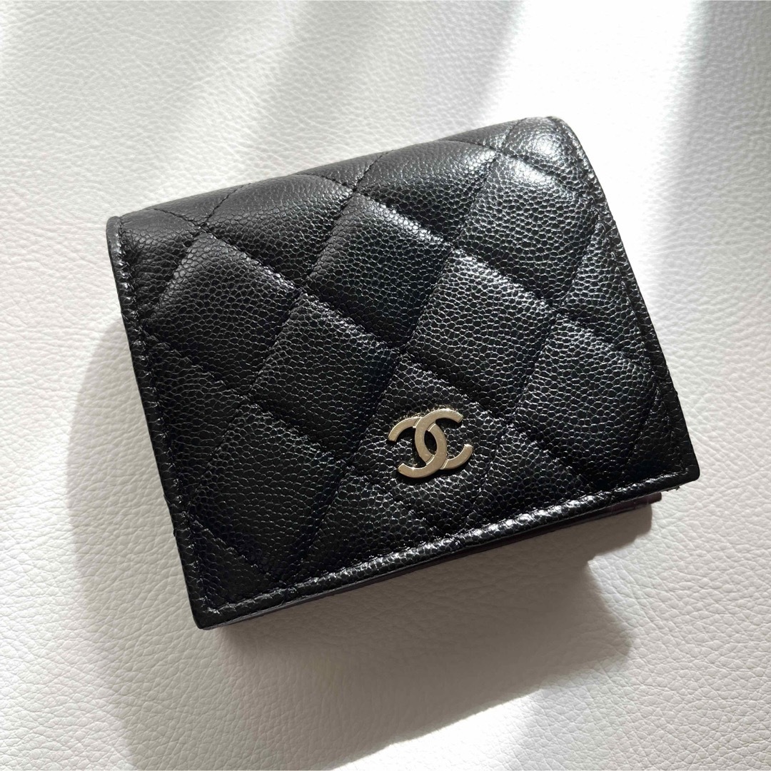 CHANEL(シャネル)のシャネル CHANEL 二つ折り スモールウォレット　ミニ財布 2023 レディースのファッション小物(財布)の商品写真