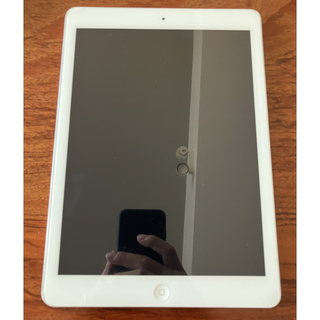 アイパッド(iPad)のiPad Air Wi-Fi 32GB シルバー  A1474(タブレット)
