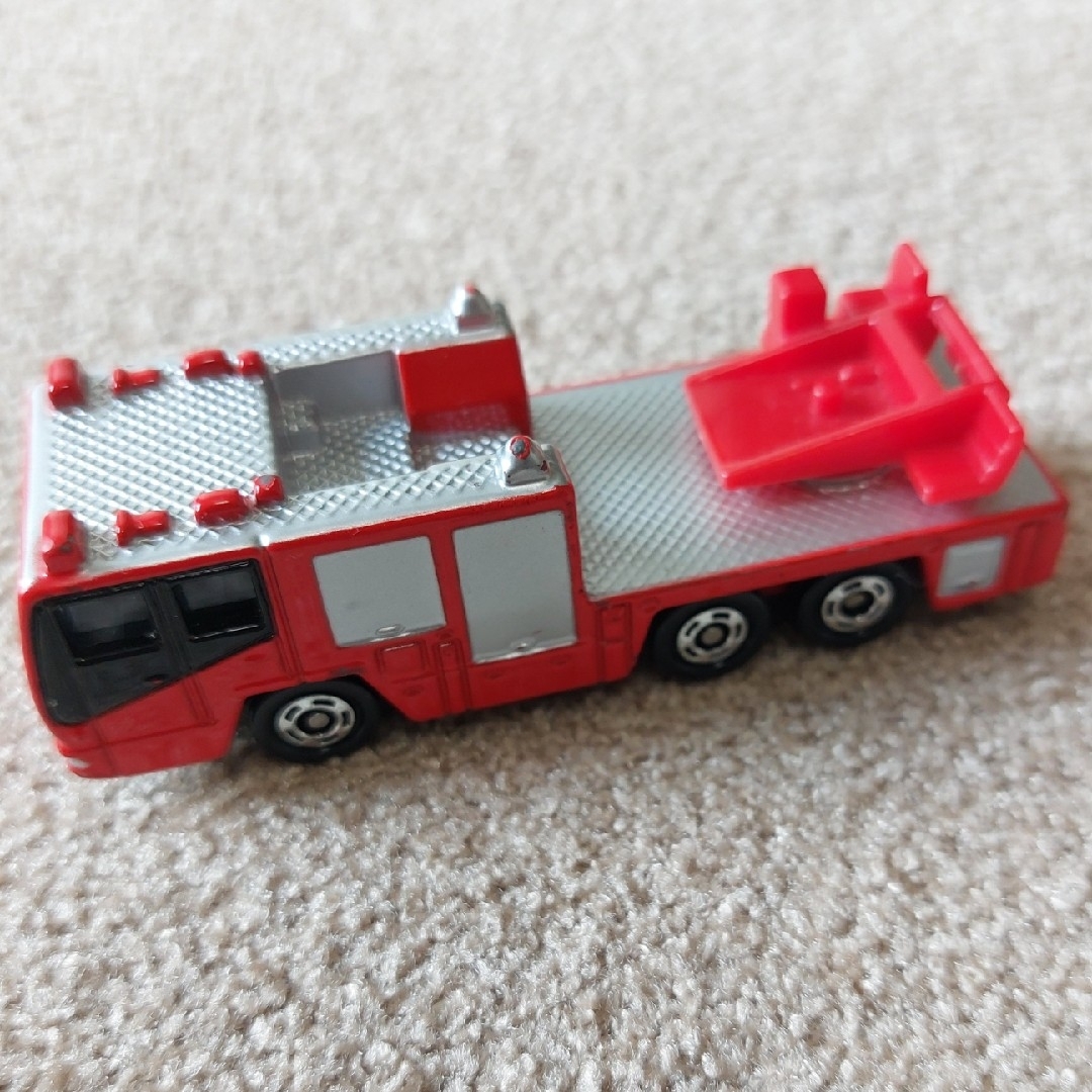 トミカ　救急消防8台セット エンタメ/ホビーのおもちゃ/ぬいぐるみ(ミニカー)の商品写真