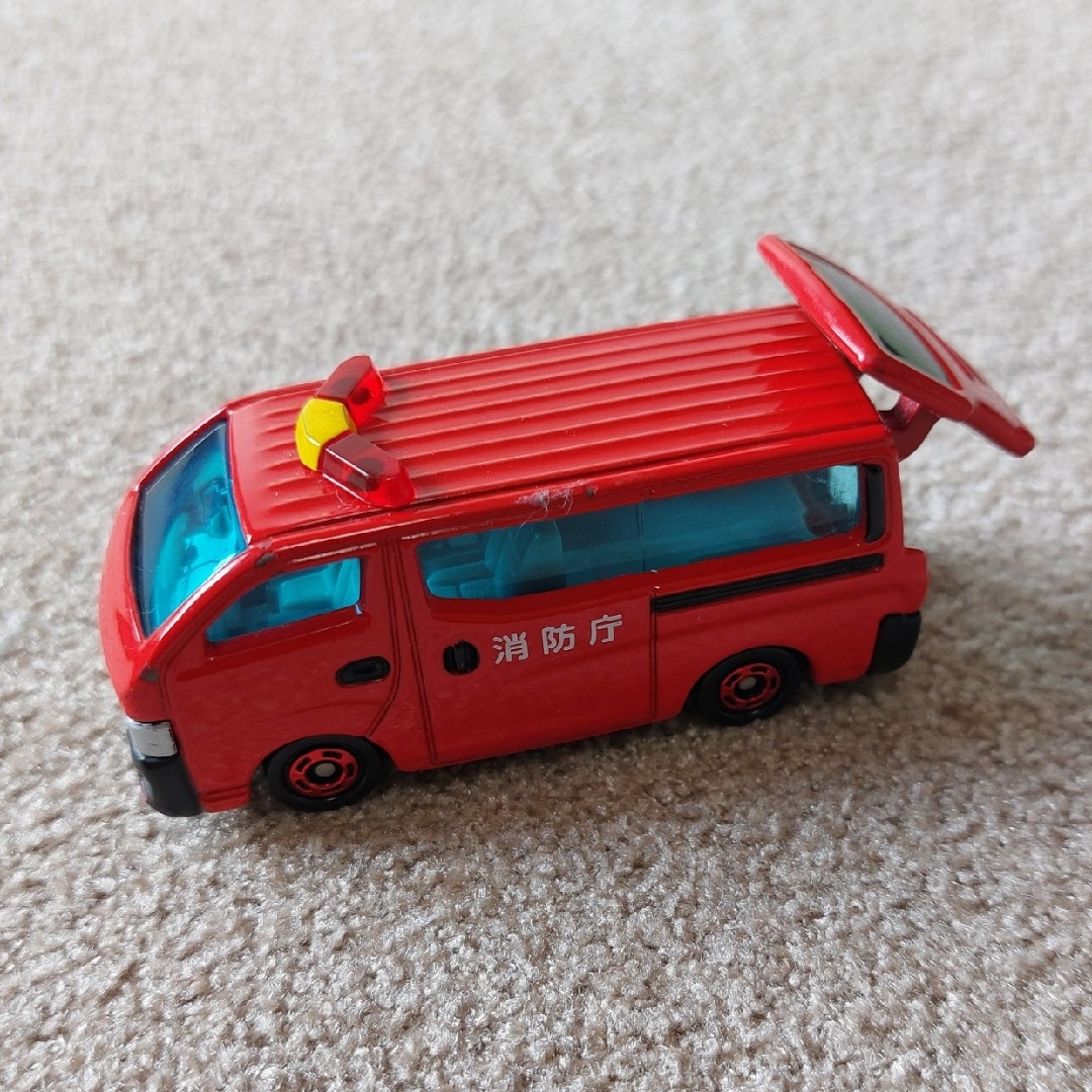 トミカ　救急消防8台セット エンタメ/ホビーのおもちゃ/ぬいぐるみ(ミニカー)の商品写真