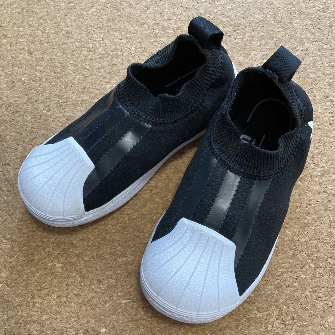 adidas(アディダス)のadidas 16cm キッズ/ベビー/マタニティのキッズ靴/シューズ(15cm~)(スニーカー)の商品写真