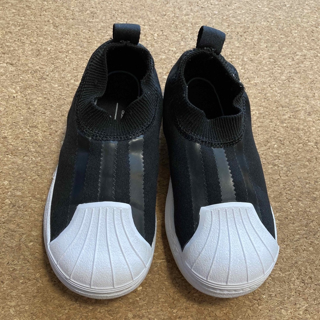 adidas(アディダス)のadidas 16cm キッズ/ベビー/マタニティのキッズ靴/シューズ(15cm~)(スニーカー)の商品写真