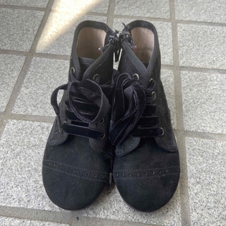 ファミリア(familiar)のOKAA 黒ブーツ　15.5センチ(ブーツ)