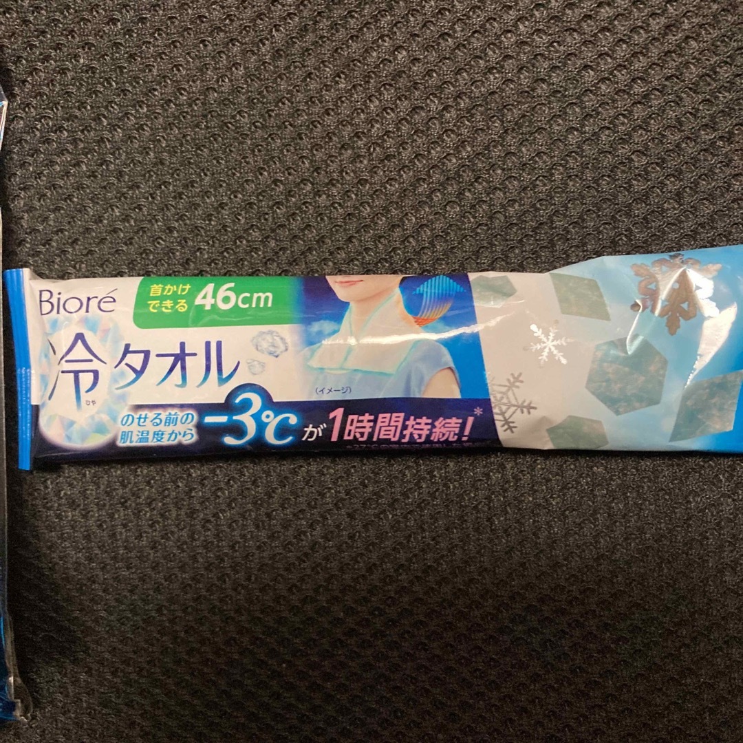 Kanebo(カネボウ)の特大サイズフェイス&ボディシート/3個と首かけできる冷タオル コスメ/美容のボディケア(制汗/デオドラント剤)の商品写真