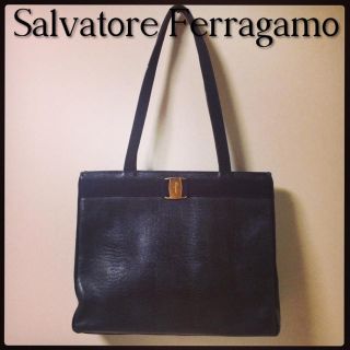 フェラガモ(Ferragamo)の【定価20万→9800】フェラガモ♡(ショルダーバッグ)