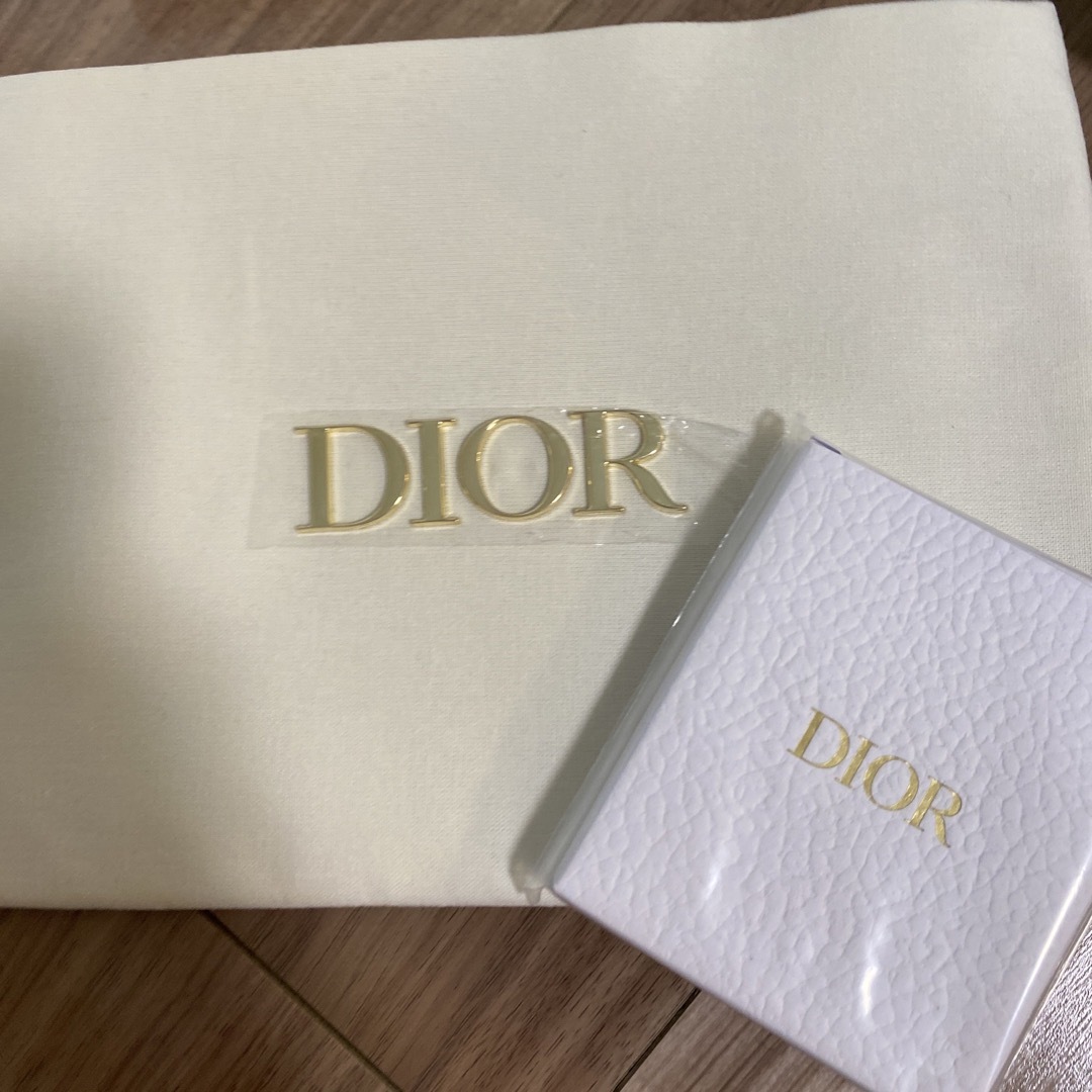 限定価格⭐️新品 dior ディオール ノベルティ 2点セット ポーチ ブレス | フリマアプリ ラクマ