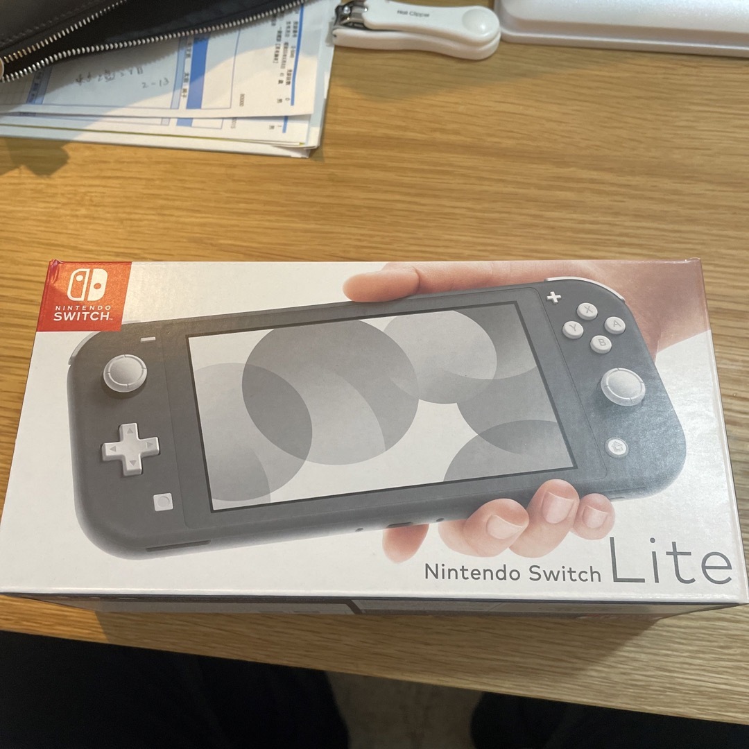 任天堂(ニンテンドウ)のNintendo Switch Liteグレー エンタメ/ホビーのゲームソフト/ゲーム機本体(家庭用ゲーム機本体)の商品写真