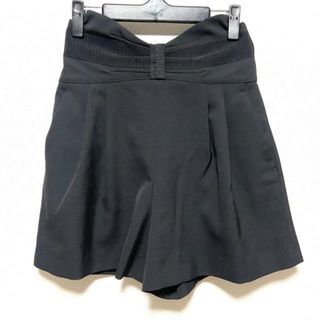 新品レッドヴァレンティノショートパンツ