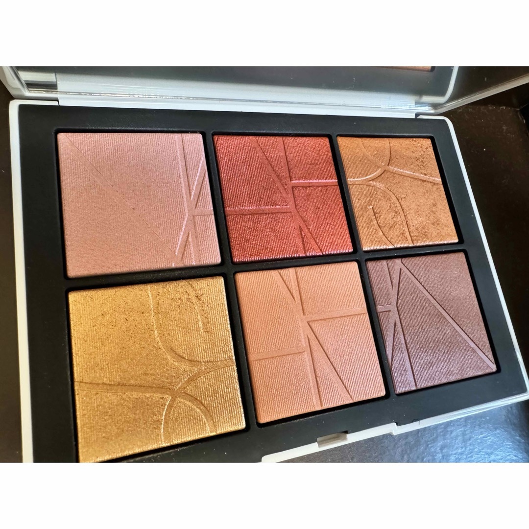 NARS(ナーズ)のNARS★チークパレット★使用一度 コスメ/美容のベースメイク/化粧品(チーク)の商品写真