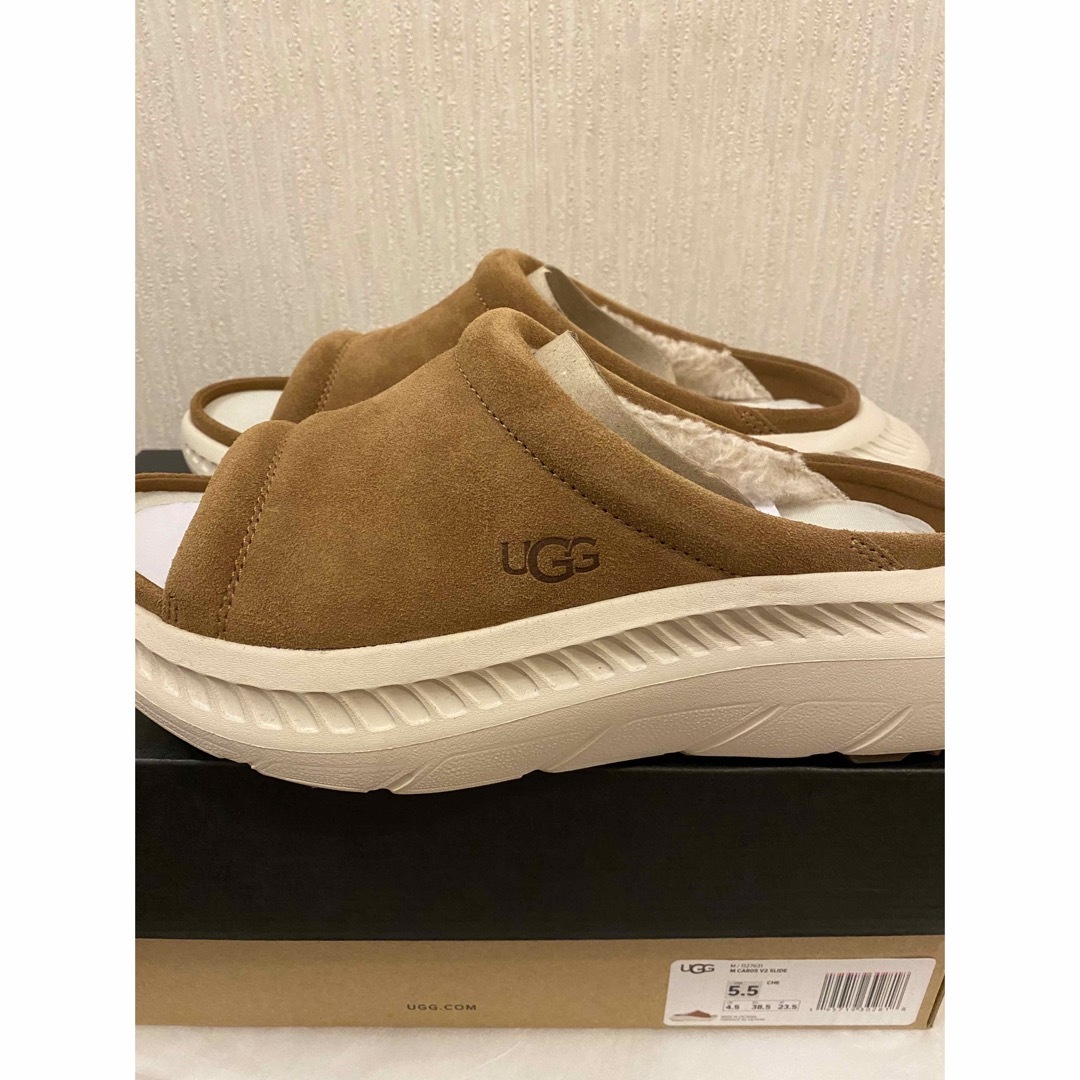 UGG(アグ)のUGG アグ CA805 V2 SLIDE シーエー ボアサンダル　23.5 レディースの靴/シューズ(サンダル)の商品写真