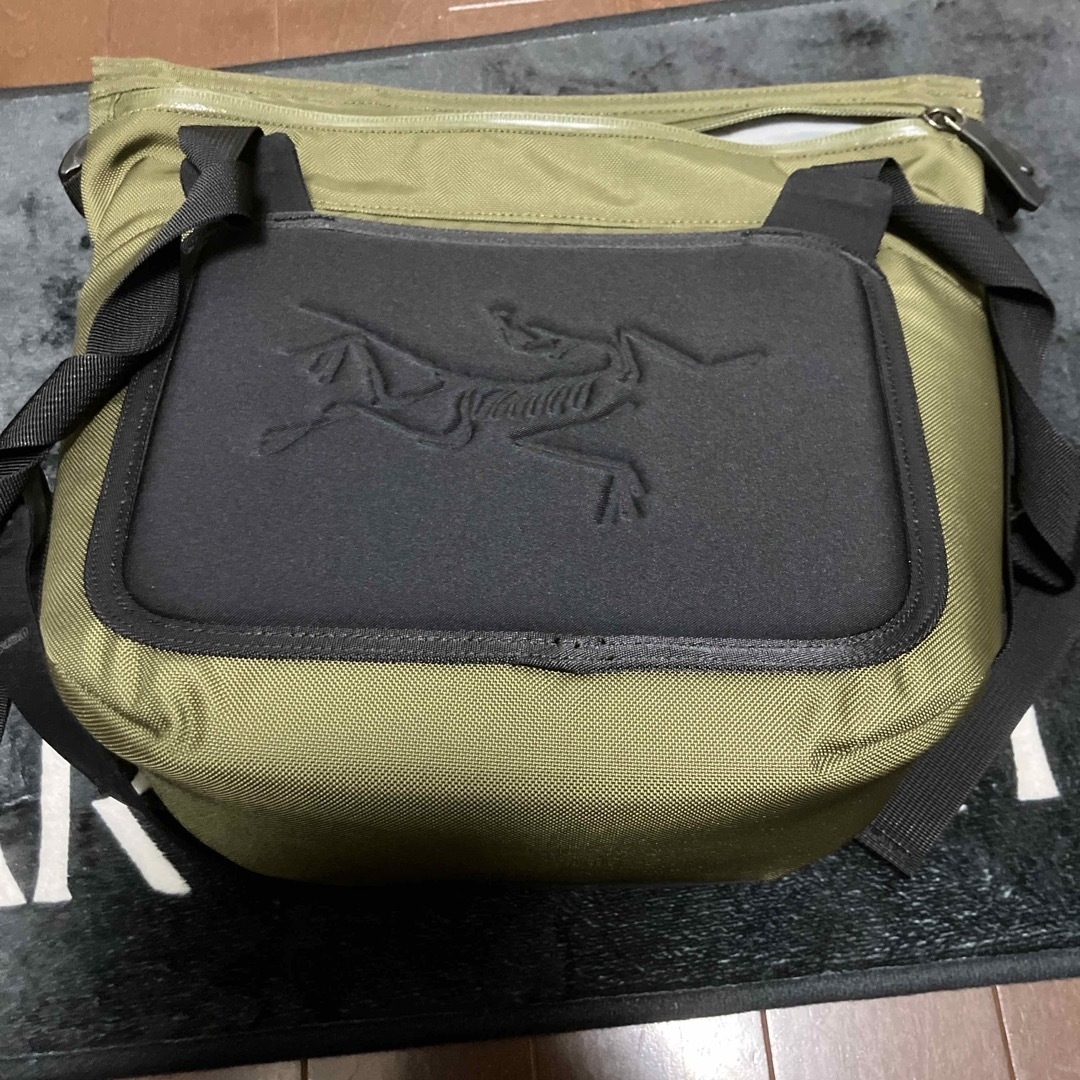 ARC'TERYX(アークテリクス)の【廃盤品】アークテリクス　アロー8 メンズのバッグ(ショルダーバッグ)の商品写真