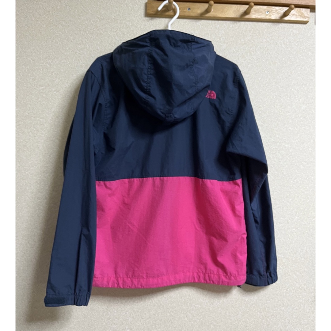 THE NORTH FACE(ザノースフェイス)のノースフェイス コンパクトジャケット ピンクネイビー マウンテンパーカー レディースのジャケット/アウター(ナイロンジャケット)の商品写真