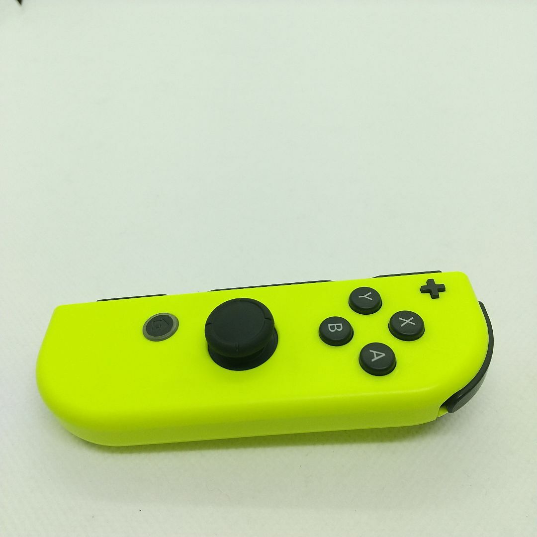 Nintendo Switch(ニンテンドースイッチ)の【大人気】①Switch ジョイコン　ネオンイエロー　右のみ(R) 任天堂純正品 エンタメ/ホビーのゲームソフト/ゲーム機本体(家庭用ゲーム機本体)の商品写真