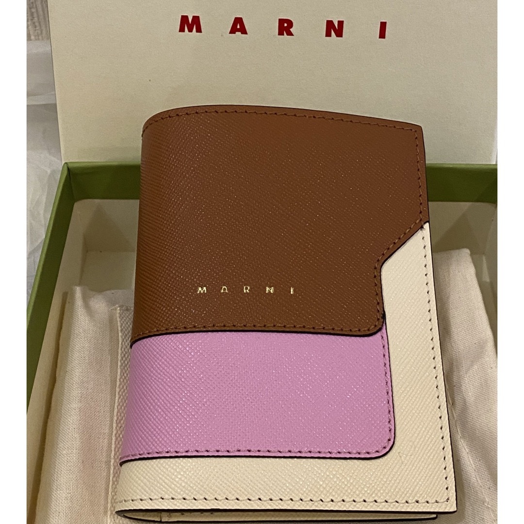 マルニ MARNI 二つ折り財布 バイフォールドウォレット モカ　ピンク　 | フリマアプリ ラクマ