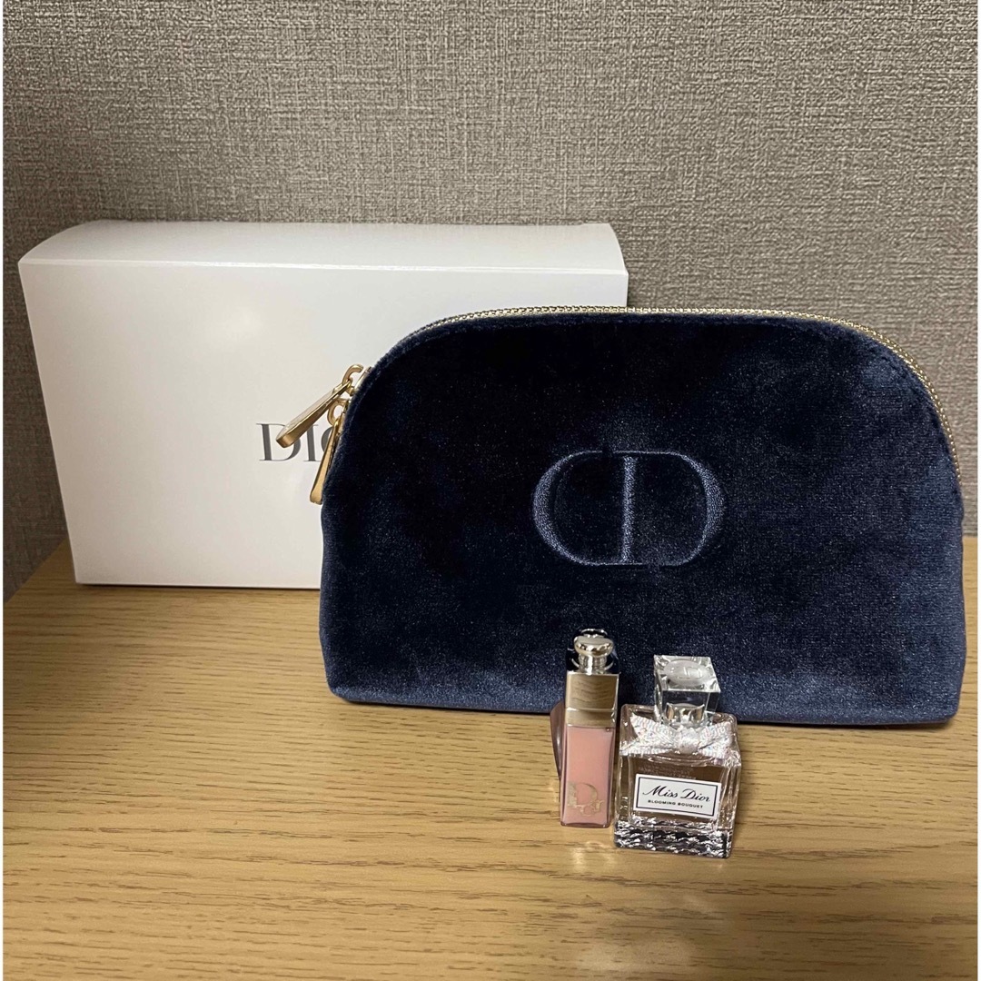 Christian Dior(クリスチャンディオール)のDior数量限定ディオールクリスマスコフレセット2023 コスメ/美容のキット/セット(コフレ/メイクアップセット)の商品写真