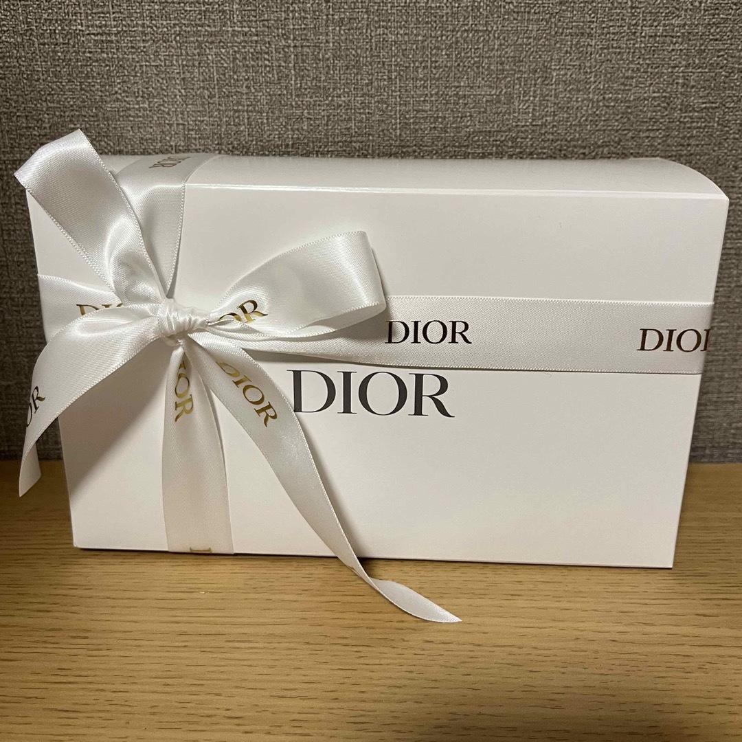 Christian Dior(クリスチャンディオール)のDior数量限定ディオールクリスマスコフレセット2023 コスメ/美容のキット/セット(コフレ/メイクアップセット)の商品写真