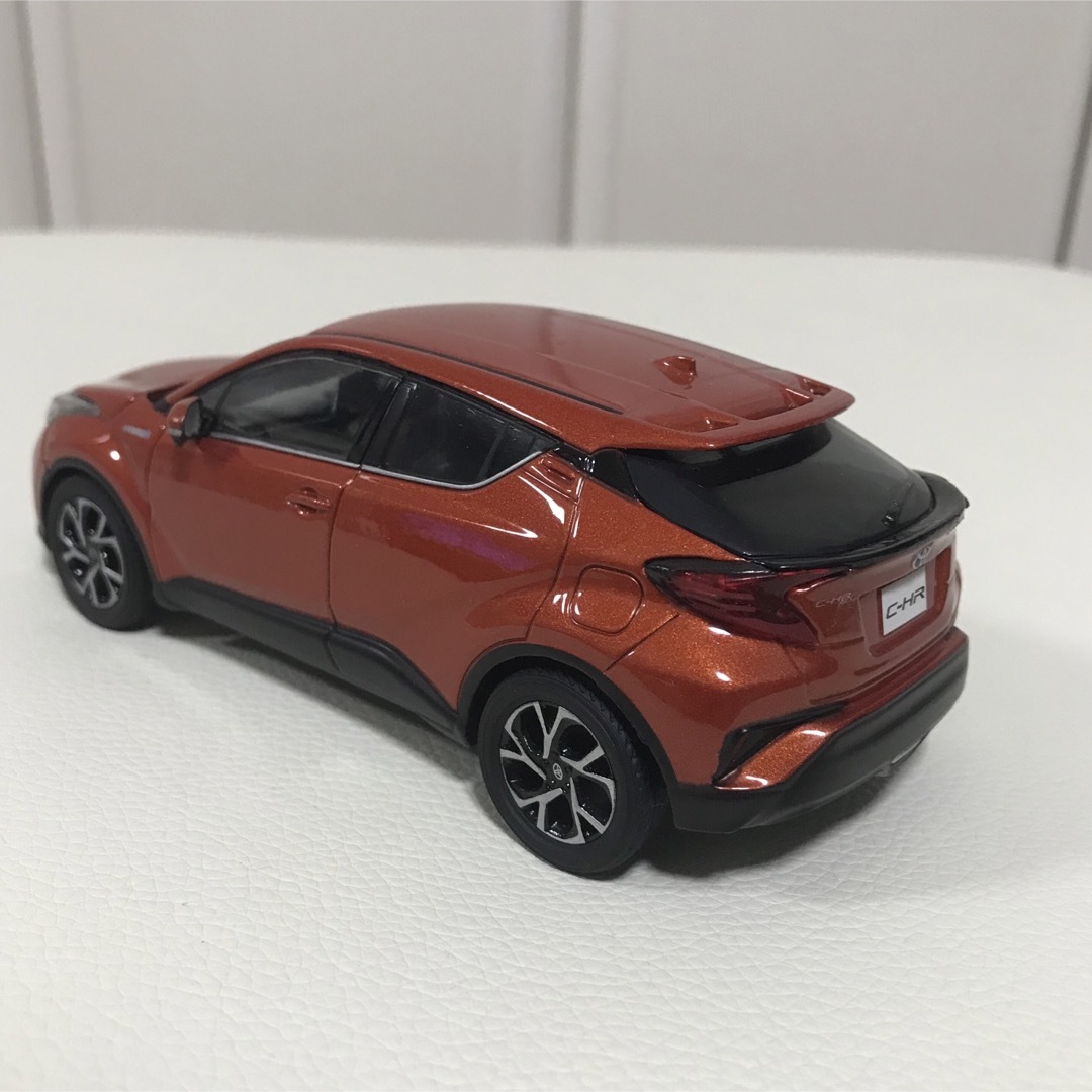 トヨタ(トヨタ)のトヨタ　C-HR   ミニカー エンタメ/ホビーのおもちゃ/ぬいぐるみ(ミニカー)の商品写真