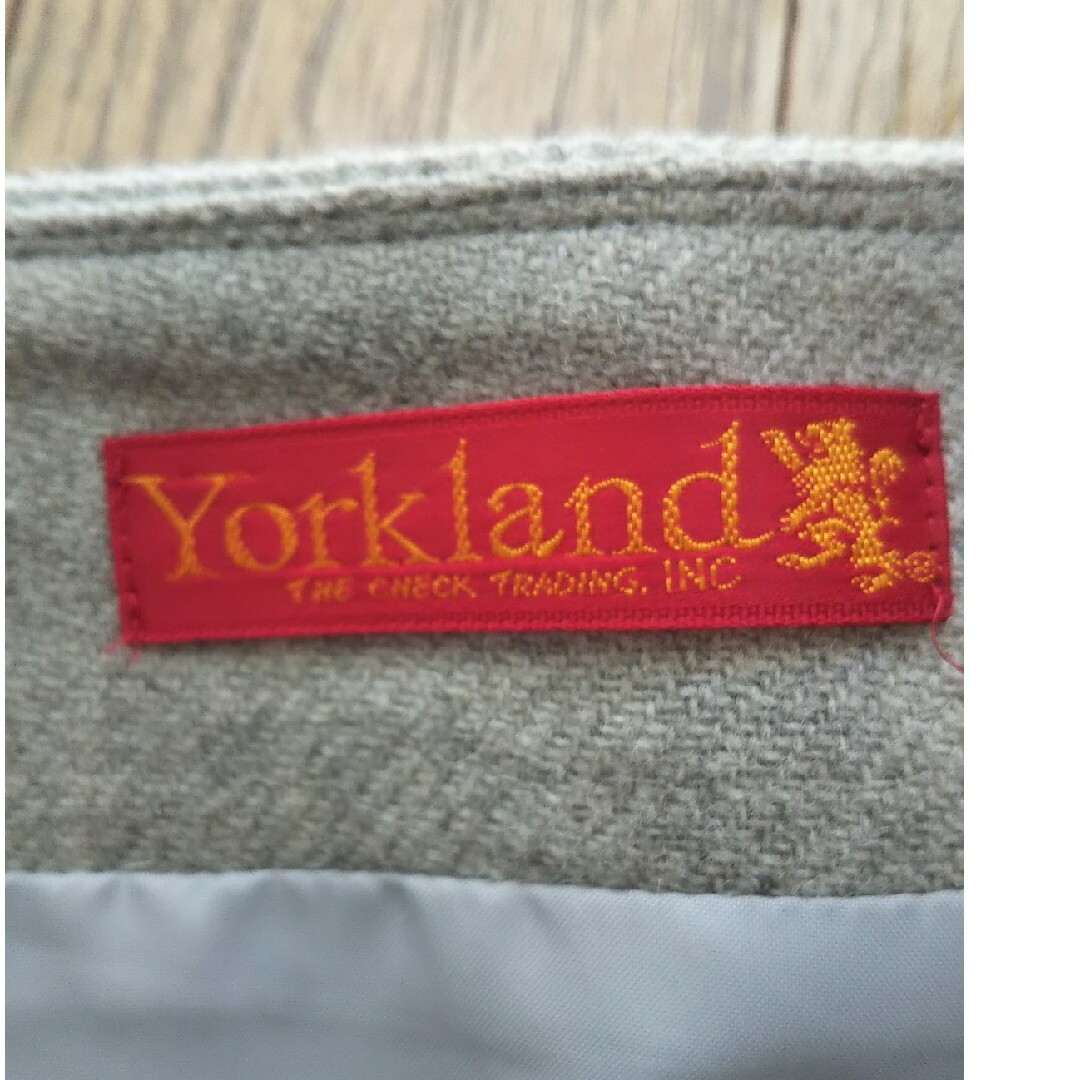 Yorkland(ヨークランド)の【美品】値下げ可 Yorkland 9号 スカート レディースのスカート(ひざ丈スカート)の商品写真