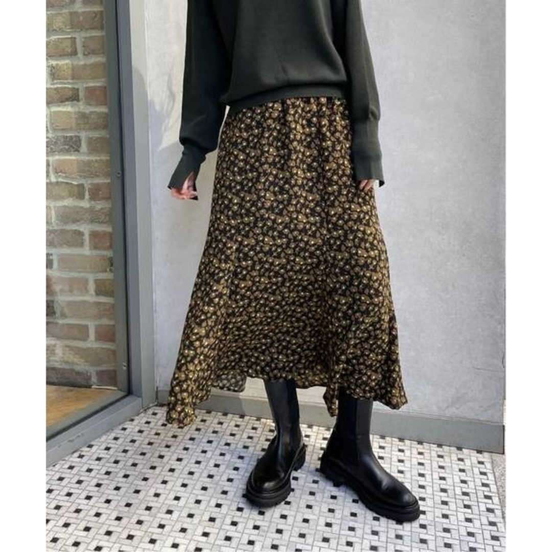 IENA(イエナ)のIENA　フラワープリントマーメイドスカート レディースのスカート(ロングスカート)の商品写真