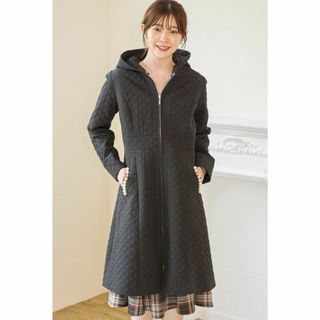 トッコクローゼット(TOCCO closet)のtocco closet　ポケットパール装飾キルティングコート(ロングコート)