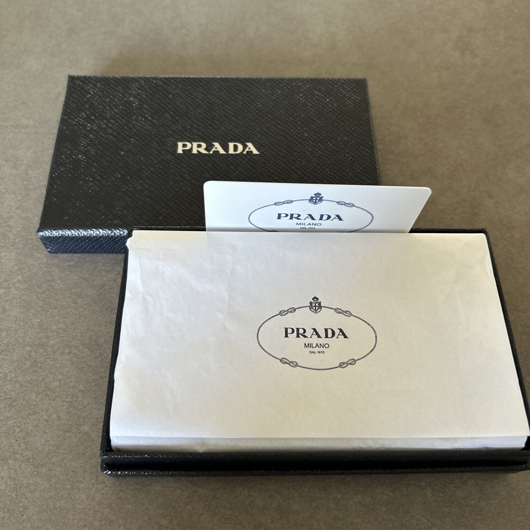 PRADA(プラダ)のプラダ携帯ケース　iPhone SE2 スマホ/家電/カメラのスマホアクセサリー(iPhoneケース)の商品写真