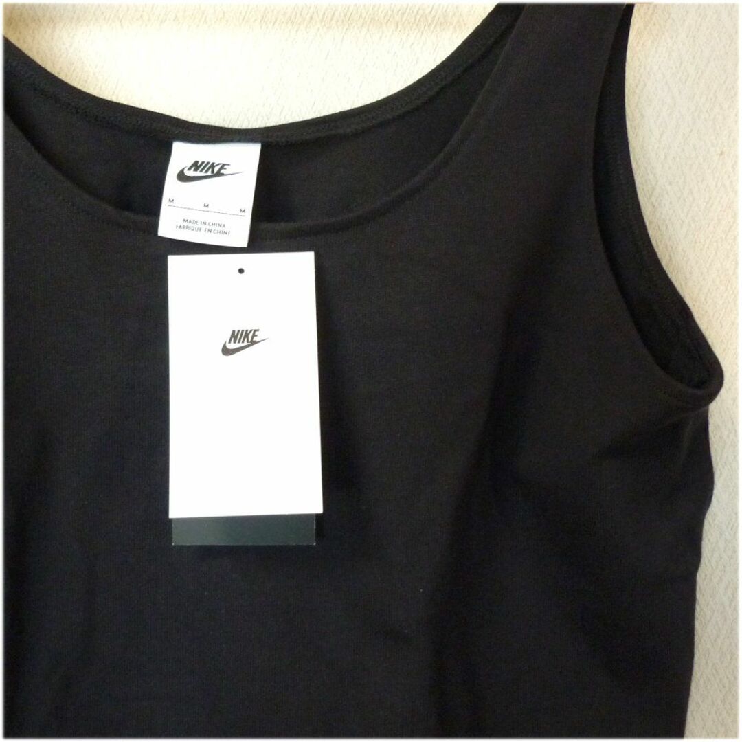 NIKE(ナイキ)の新品(レディースM)ナイキ NIKE 黒ルーズフィットタンクトップ　コットン製 レディースのトップス(タンクトップ)の商品写真