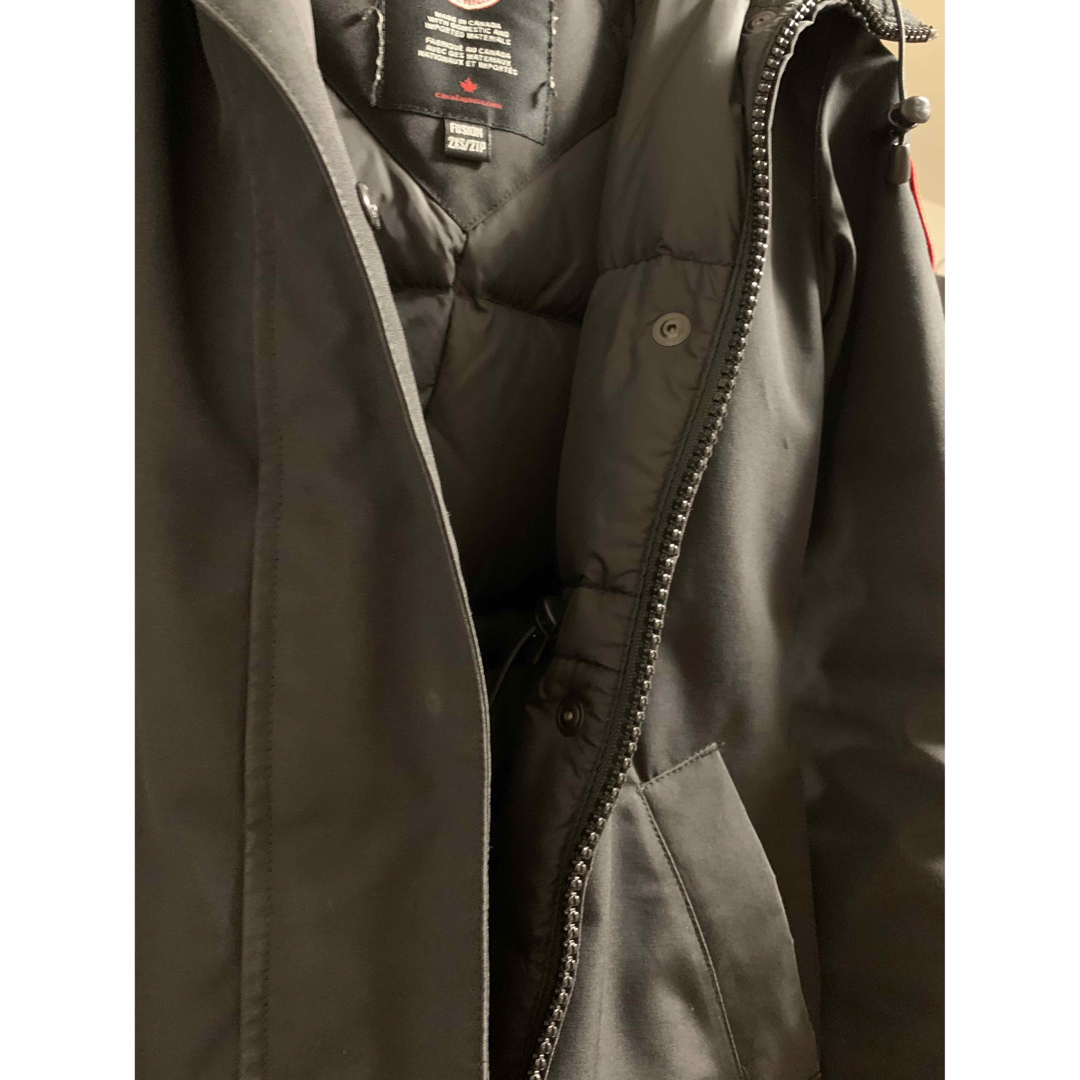 CANADA GOOSE(カナダグース)のCanada goose ブラック　2XSダウンジャケット レディースのジャケット/アウター(ダウンジャケット)の商品写真